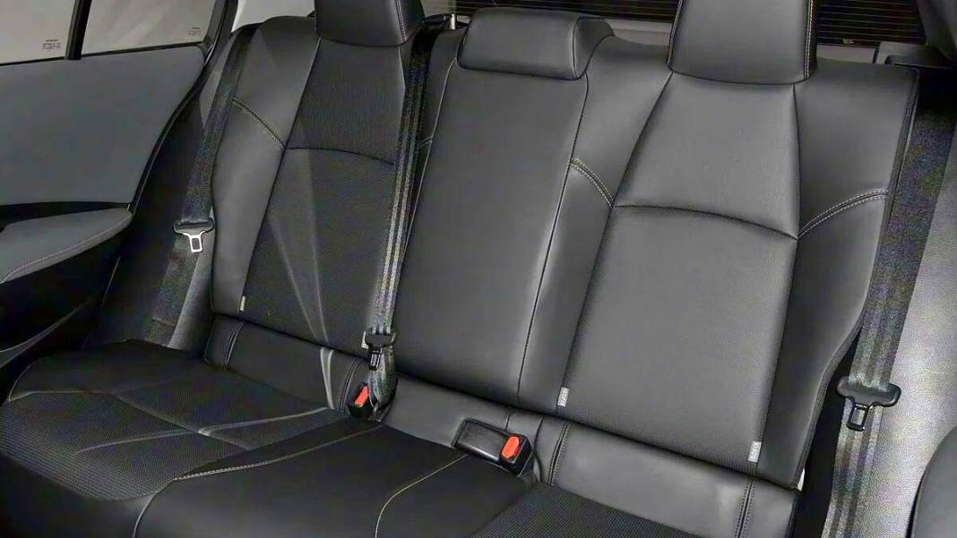 Yakıt cimrisi Corolla'nın yeni yüzü göründü! Toyota'nın yeni sedan kralı sahnede 12